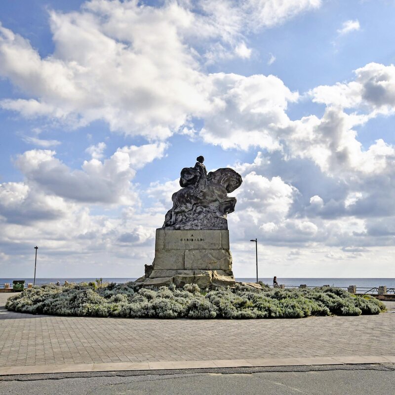 Cosa vedere a Savona: Monumento Garibaldi | © Archivio visitsavona